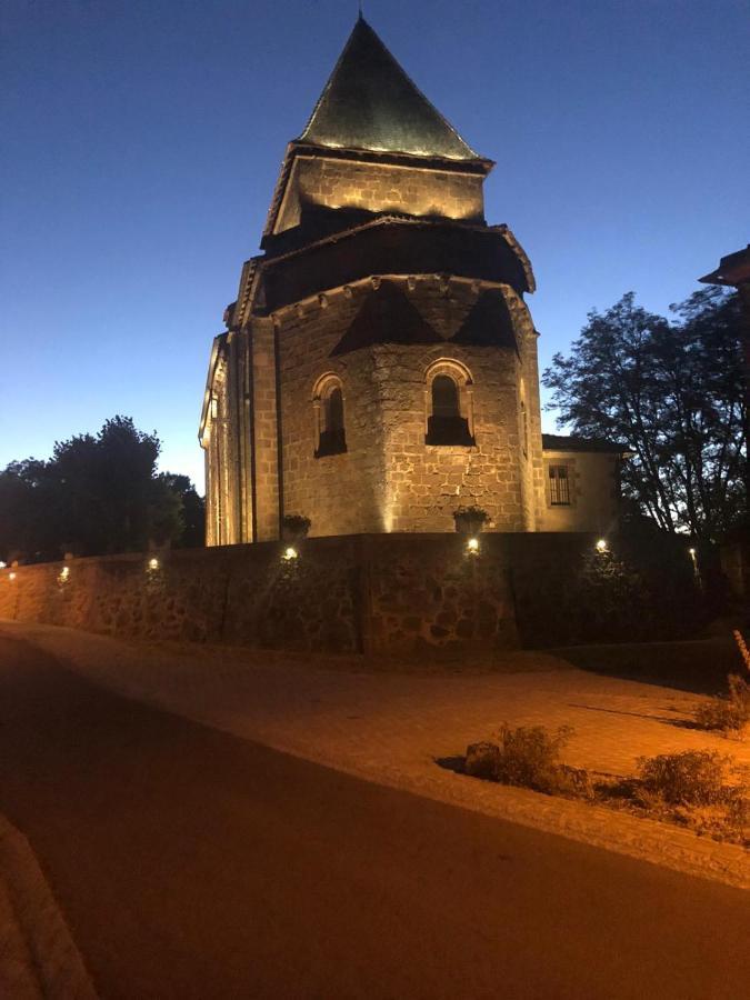 Gite Des Lavandes Oradour-Fanais Bagian luar foto