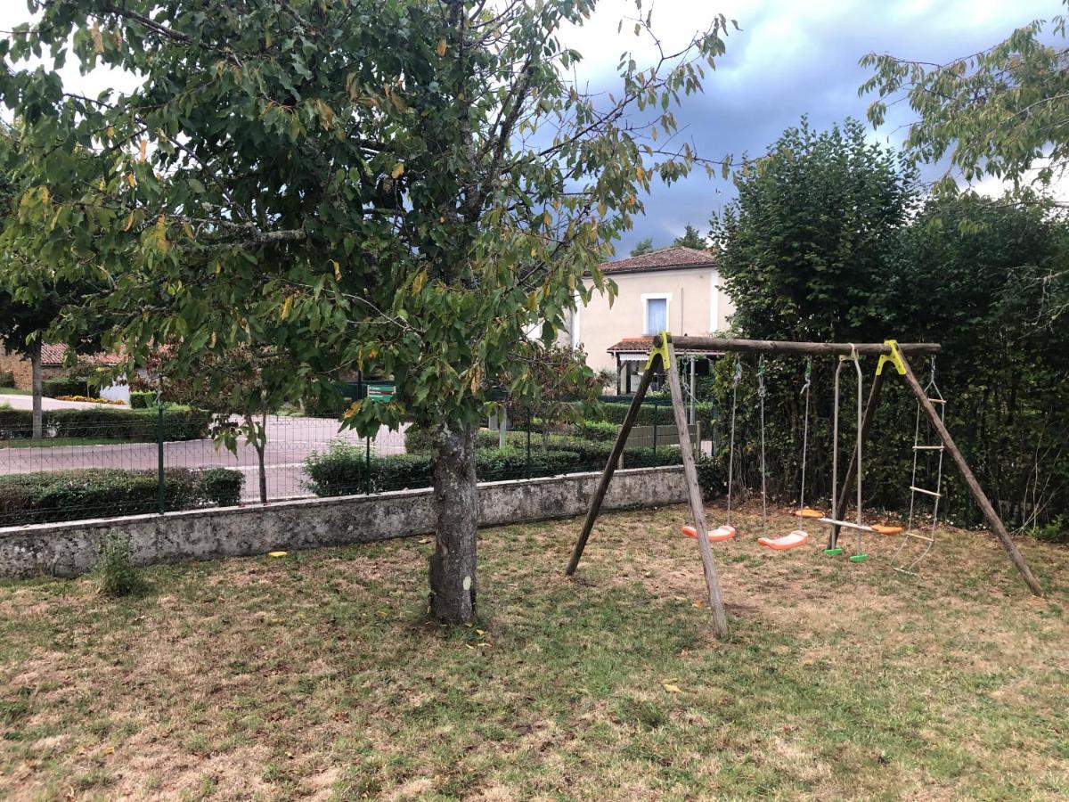 Gite Des Lavandes Oradour-Fanais Bagian luar foto